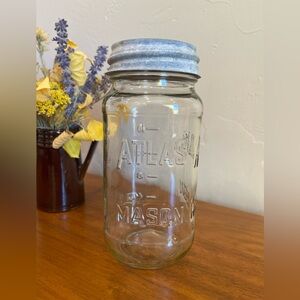 Atlas Mason Jar with Metal Lid